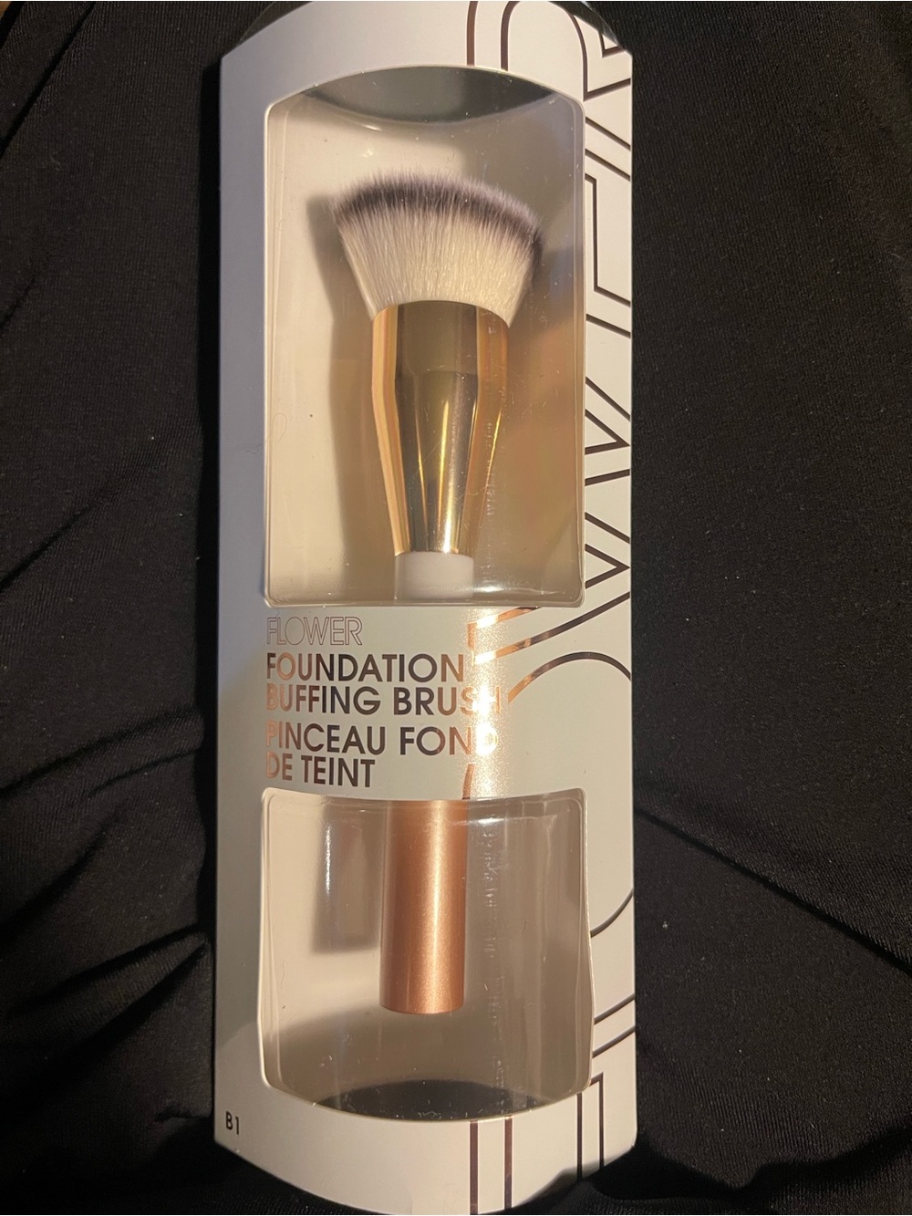 FLOW Foundation Buffing Brush - Rose Gold Handle